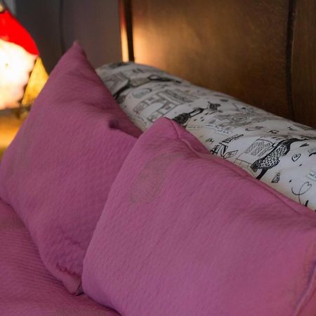 B And B Comme Chez Soi La Hestre Luaran gambar