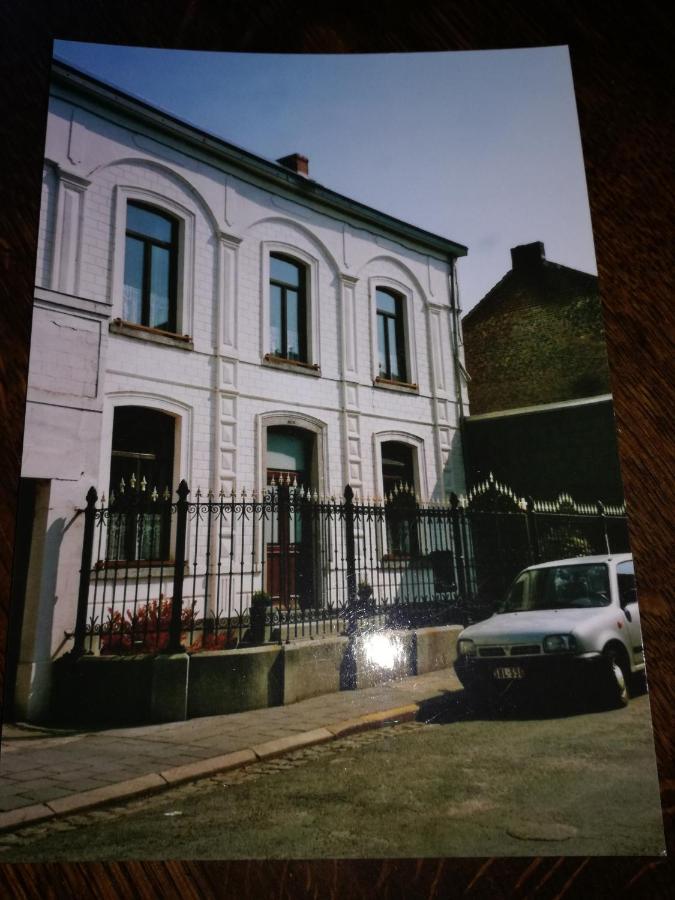 B And B Comme Chez Soi La Hestre Luaran gambar